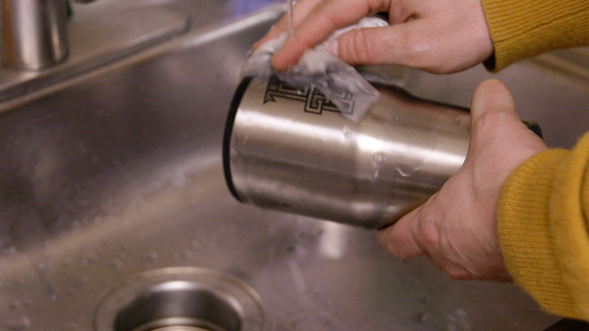 Rinse off the Stainless Steel Travel Mug